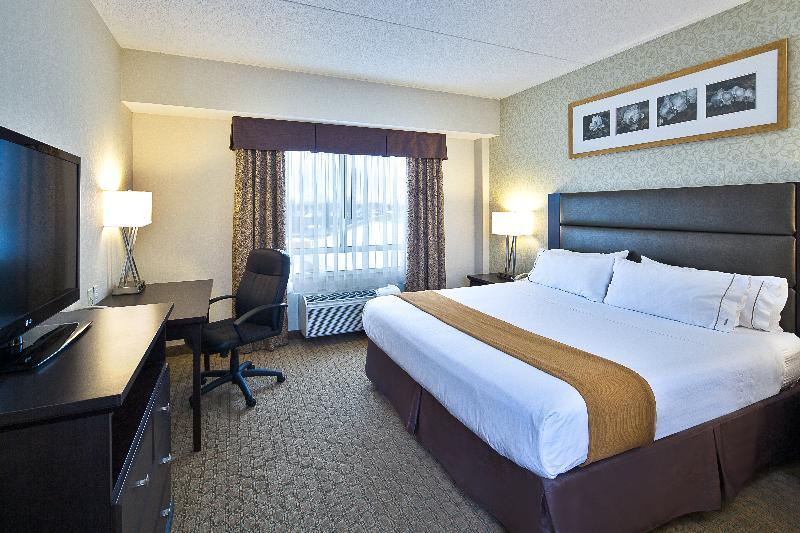 Holiday Inn Express Hotel & Suites Ottawa Airport By Ihg Exteriör bild