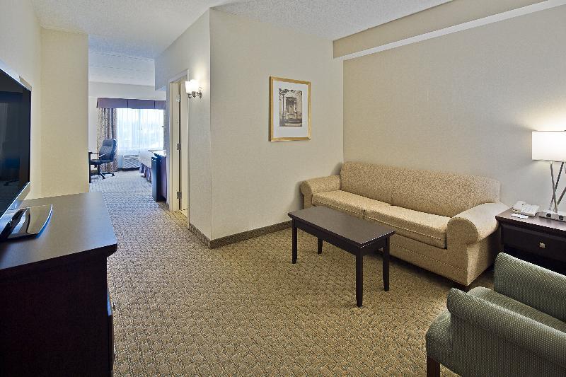 Holiday Inn Express Hotel & Suites Ottawa Airport By Ihg Exteriör bild