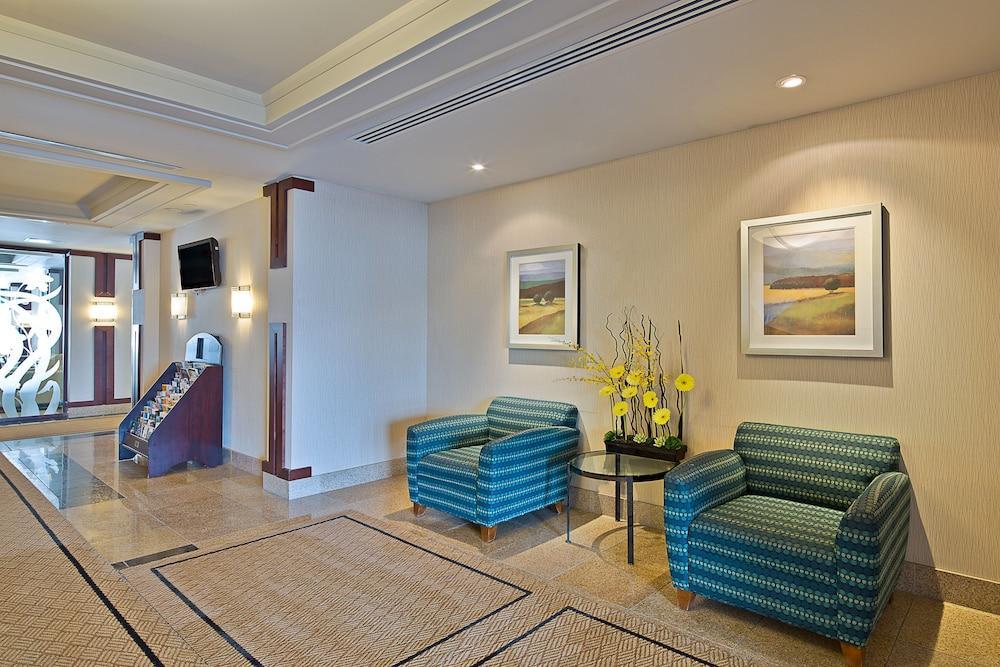 Holiday Inn Express Hotel & Suites Ottawa Airport By Ihg Exteriör bild