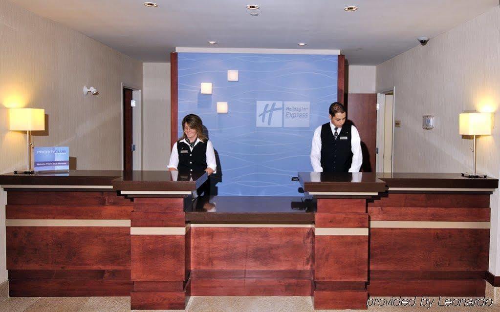 Holiday Inn Express Hotel & Suites Ottawa Airport By Ihg Exteriör bild