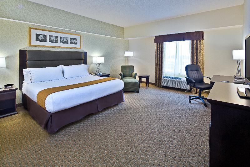 Holiday Inn Express Hotel & Suites Ottawa Airport By Ihg Exteriör bild